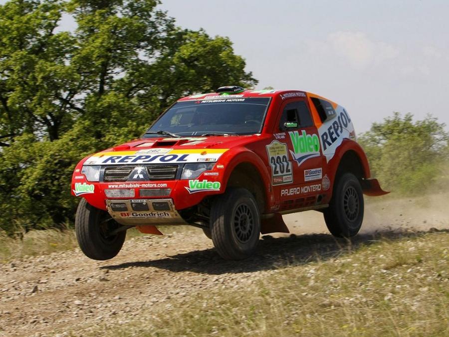  Mitsubishi Pajero Montero Evolution 2007 года  (фото 9 из 29)